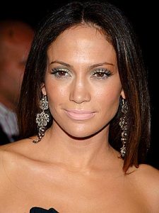  Lipstick  Jennifer Lopez Wear on The Pink Lipstick Worn By Jennifer Lopez Looks Odd Against Her Bronzed